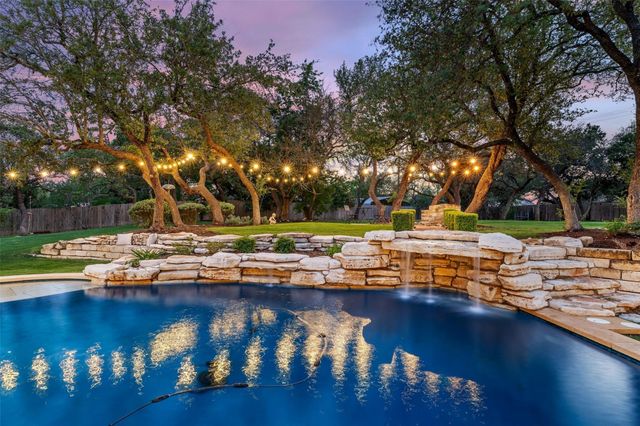 105 Harbor Hill DR, Lakeway, TX 78734