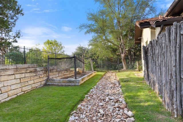 105 Harbor Hill DR, Lakeway, TX 78734