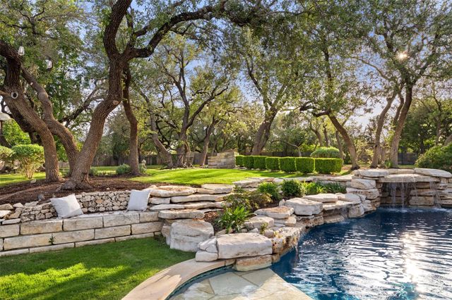 105 Harbor Hill DR, Lakeway, TX 78734