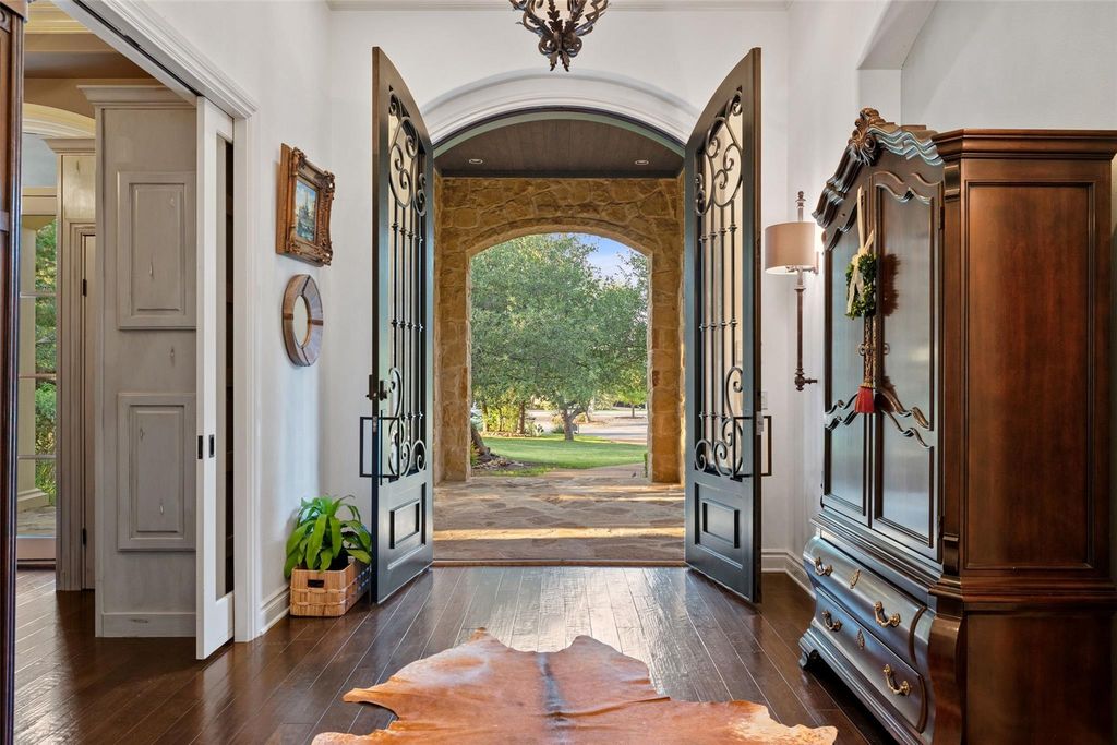 105 Harbor Hill DR, Lakeway, TX 78734