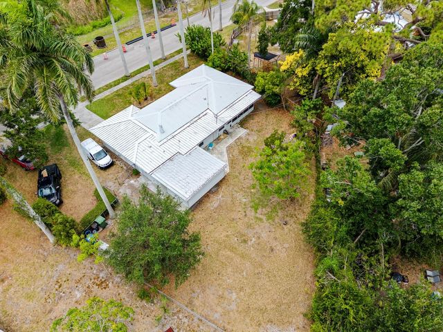 2415 2ND AVENUE E, Bradenton, FL 34208