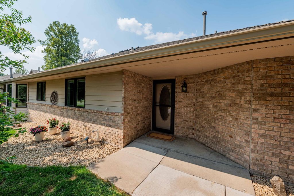 14348 Embassy Way, Apple Valley, MN 55124 — photo 2