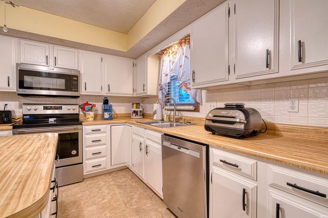 7516 E Blackford Avenue, Evansville, IN 47715