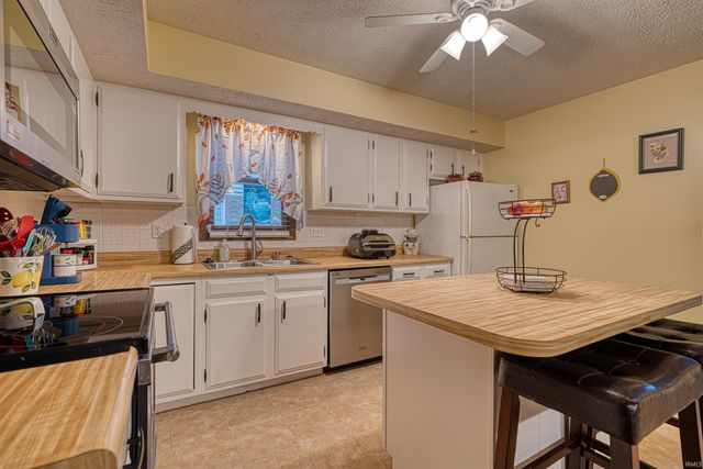 7516 E Blackford Avenue, Evansville, IN 47715