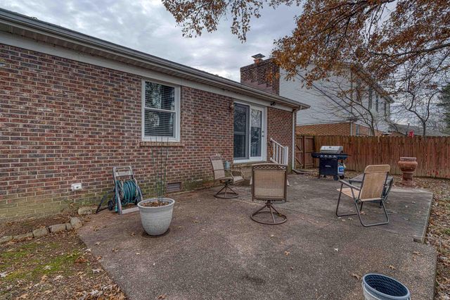 7516 E Blackford Avenue, Evansville, IN 47715