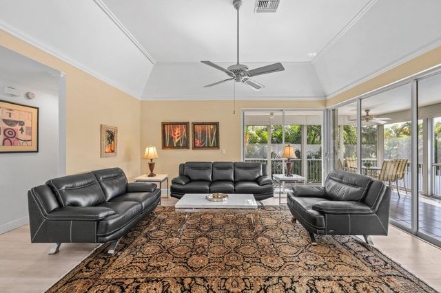 664 FORSYTH Street 6, Boca Raton, FL 33487