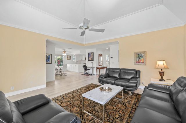 664 FORSYTH Street 6, Boca Raton, FL 33487