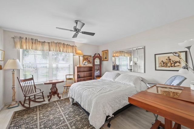 664 FORSYTH Street 6, Boca Raton, FL 33487