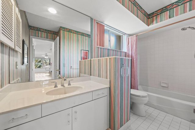 664 FORSYTH Street 6, Boca Raton, FL 33487