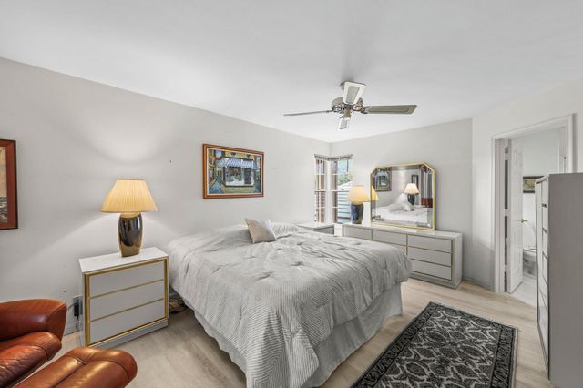 664 FORSYTH Street 6, Boca Raton, FL 33487