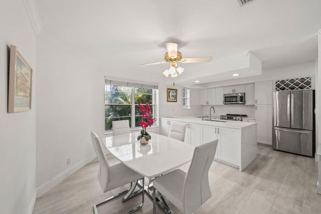 664 FORSYTH Street 6, Boca Raton, FL 33487