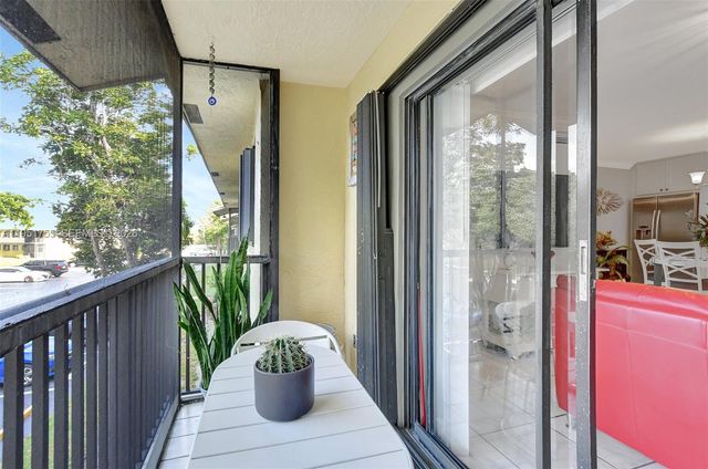 588 Trace Cir 211, Deerfield Beach, FL 33441