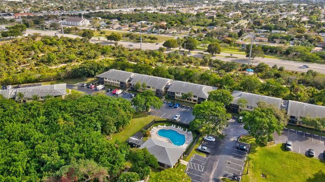 588 Trace Cir 211, Deerfield Beach, FL 33441