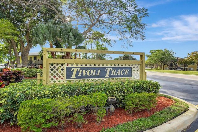 588 Trace Cir 211, Deerfield Beach, FL 33441