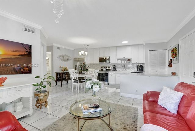 588 Trace Cir 211, Deerfield Beach, FL 33441