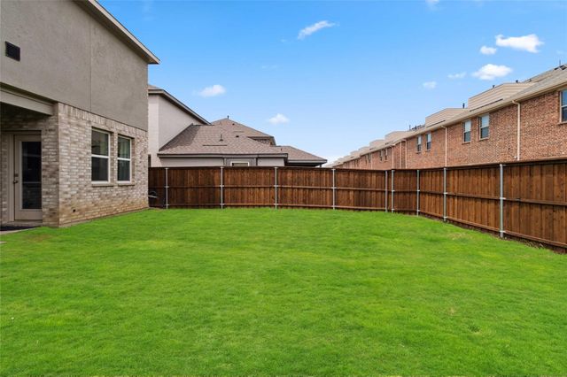 2036 Dove Creek Lane, Mesquite, TX 75149