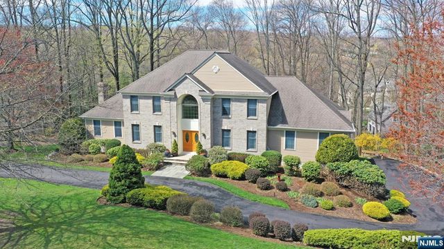 34 Walsh Drive, Mahwah, NJ 07430
