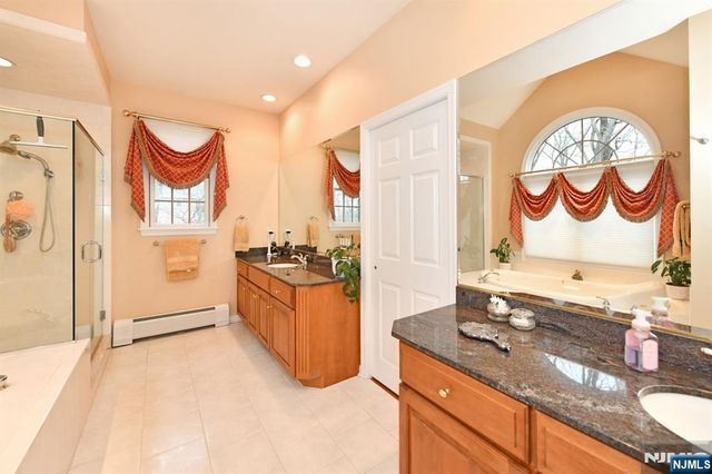 34 Walsh Drive, Mahwah, NJ 07430