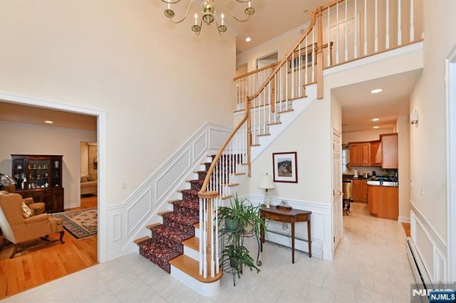 34 Walsh Drive, Mahwah, NJ 07430