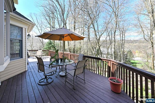 34 Walsh Drive, Mahwah, NJ 07430