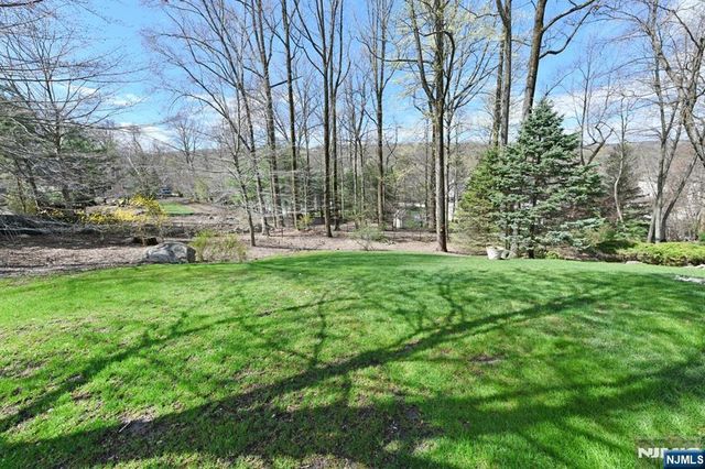 34 Walsh Drive, Mahwah, NJ 07430