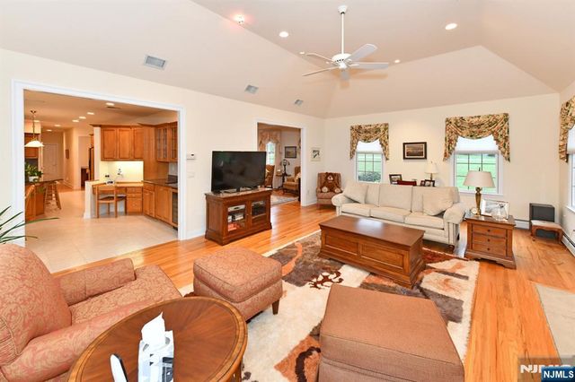 34 Walsh Drive, Mahwah, NJ 07430