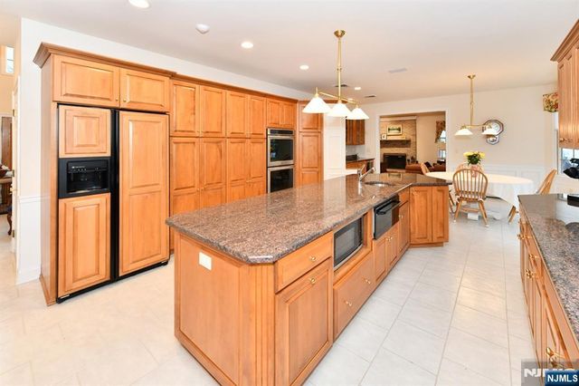 34 Walsh Drive, Mahwah, NJ 07430