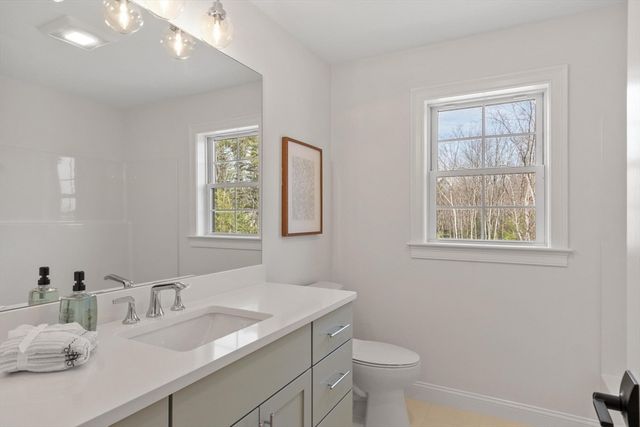 89 Oliver Pond Circle 4, Franklin, MA 02038