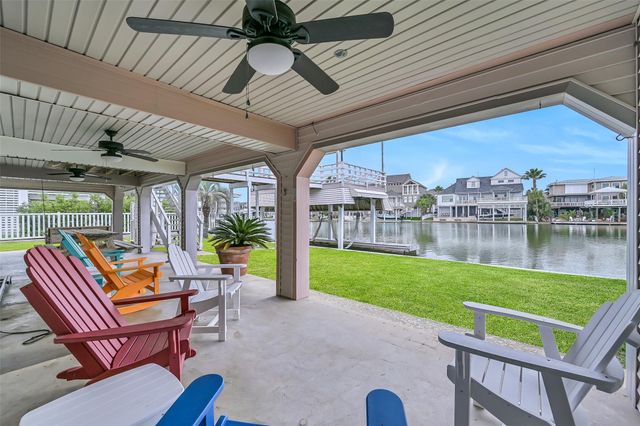 3512 Muscatee Circle, Galveston, TX 77554