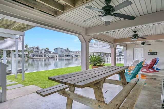 3512 Muscatee Circle, Galveston, TX 77554