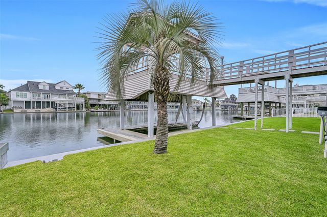 3512 Muscatee Circle, Galveston, TX 77554
