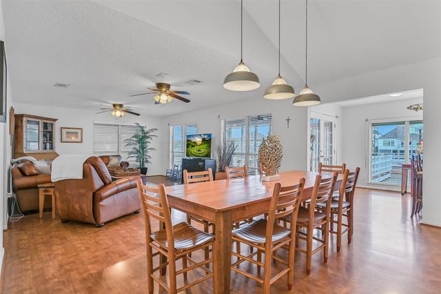 3512 Muscatee Circle, Galveston, TX 77554