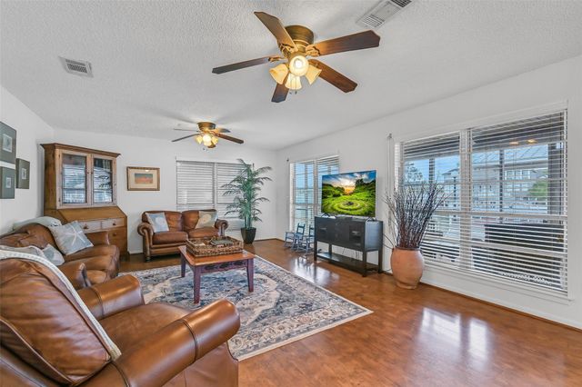 3512 Muscatee Circle, Galveston, TX 77554
