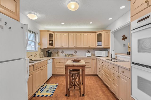 3512 Muscatee Circle, Galveston, TX 77554