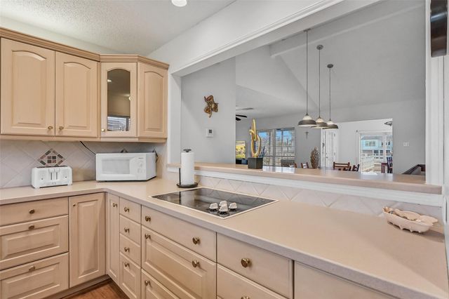 3512 Muscatee Circle, Galveston, TX 77554
