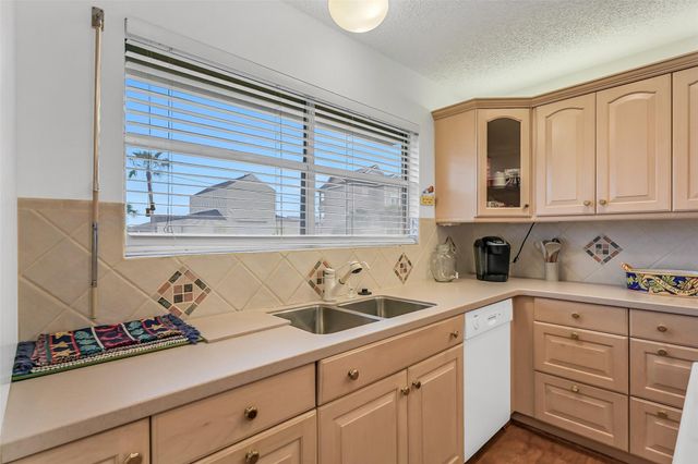 3512 Muscatee Circle, Galveston, TX 77554