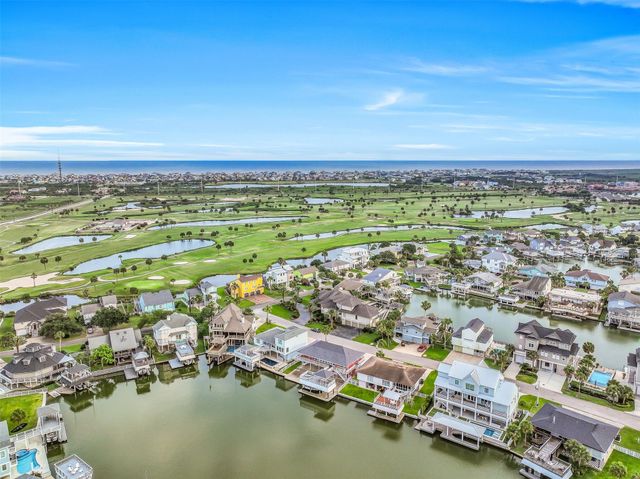 3512 Muscatee Circle, Galveston, TX 77554