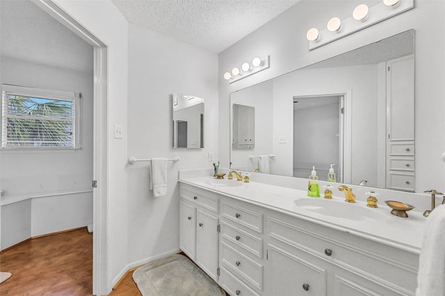 3512 Muscatee Circle, Galveston, TX 77554