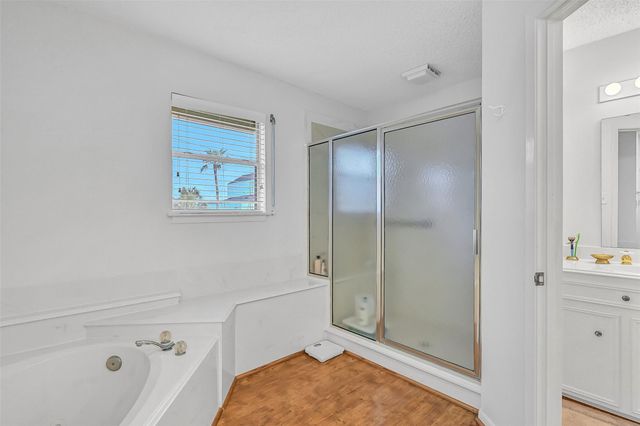 3512 Muscatee Circle, Galveston, TX 77554