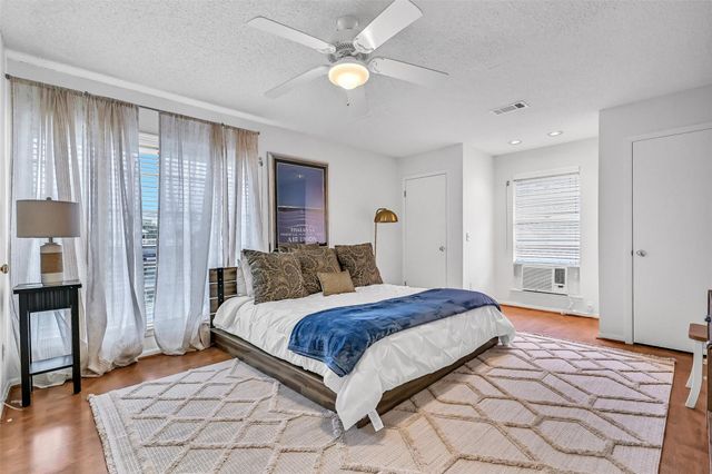 3512 Muscatee Circle, Galveston, TX 77554