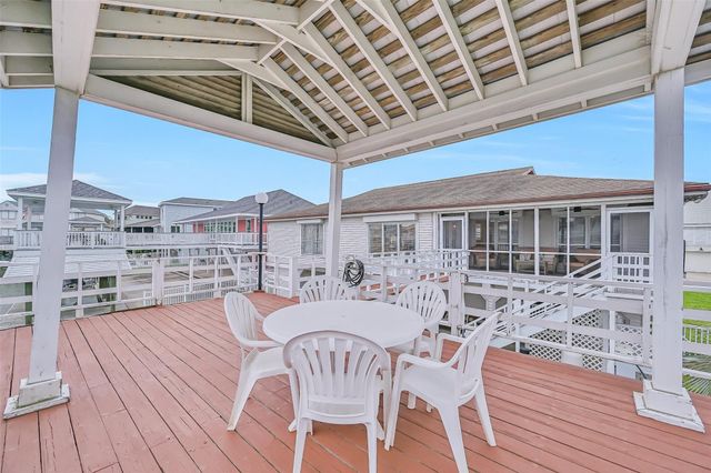 3512 Muscatee Circle, Galveston, TX 77554