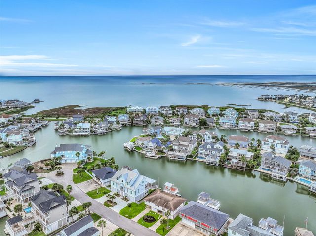 3512 Muscatee Circle, Galveston, TX 77554