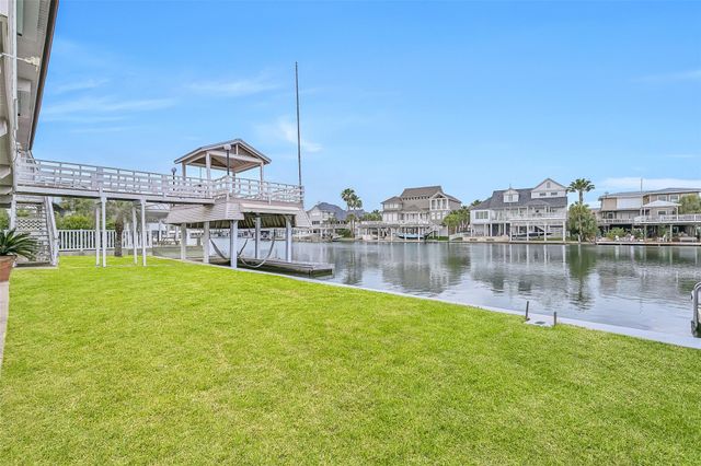 3512 Muscatee Circle, Galveston, TX 77554