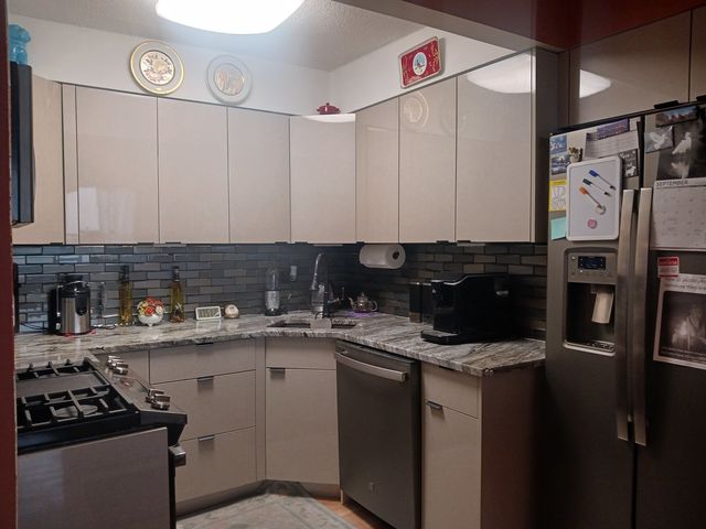 7234 W NORTH Avenue 1214, Elmwood Park, IL 60707