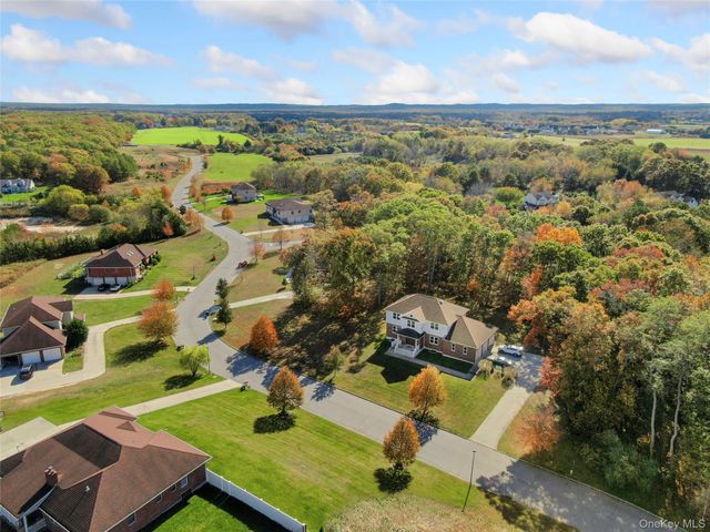 59 Mastro Road, Calverton, NY 11933