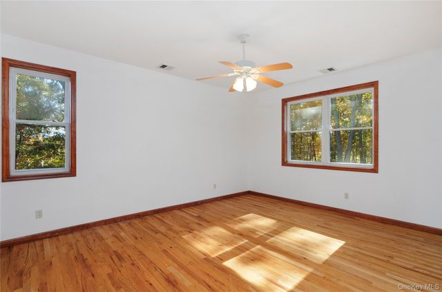 59 Mastro Road, Calverton, NY 11933