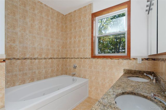 59 Mastro Road, Calverton, NY 11933