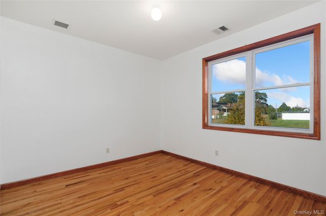 59 Mastro Road, Calverton, NY 11933