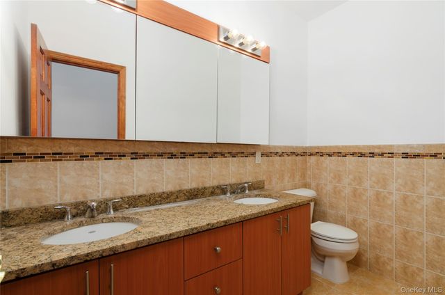 59 Mastro Road, Calverton, NY 11933