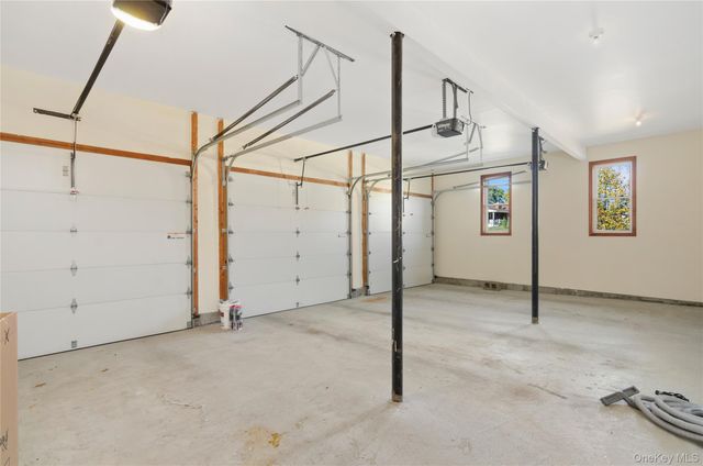 59 Mastro Road, Calverton, NY 11933